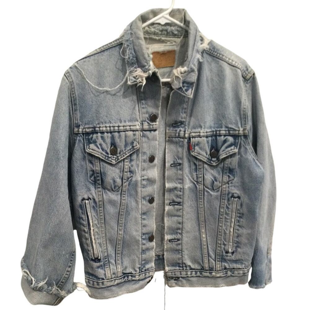 Vtg Levi’s trucker jean jacket men M thrashed USA gorpcore emo punk Western rock - Picture 2 of 16